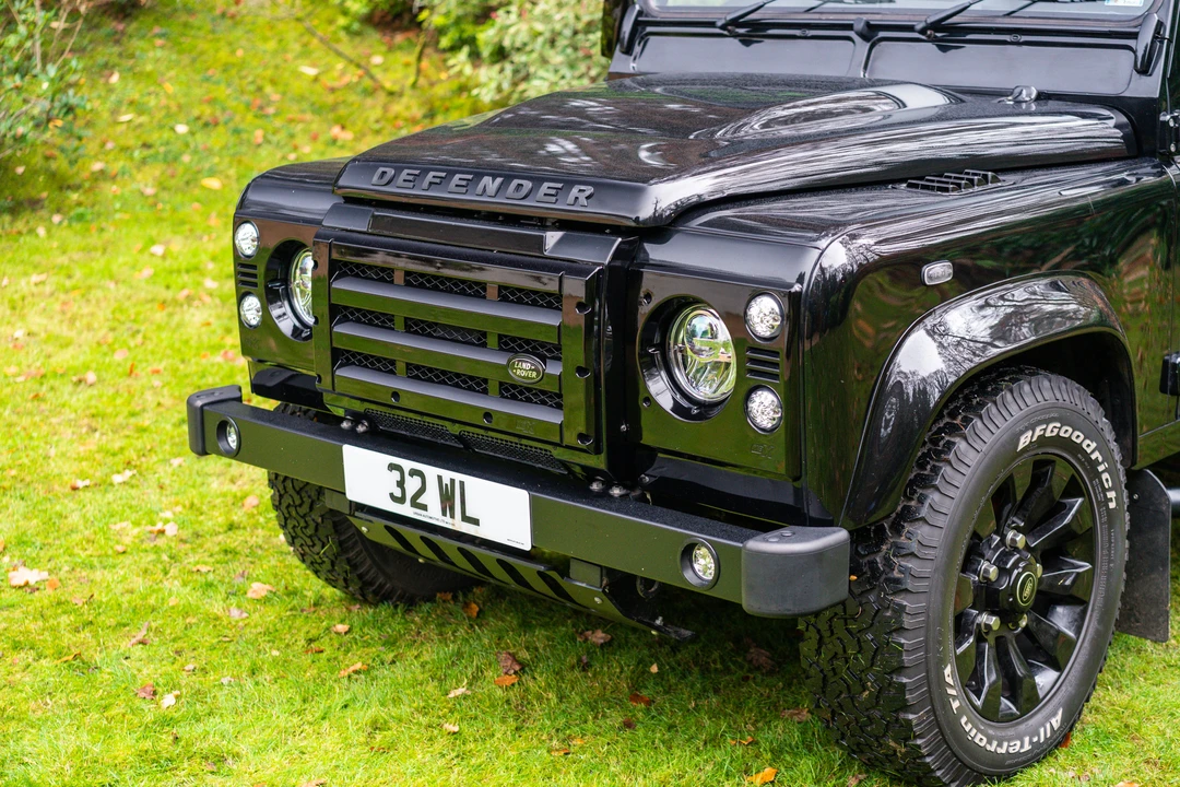 2015 Land Rover Defender 110 - Image 14 of 31