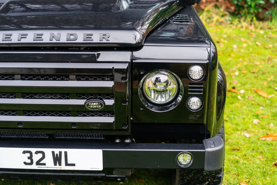 2015 Land Rover Defender 110 - Image 15 of 31