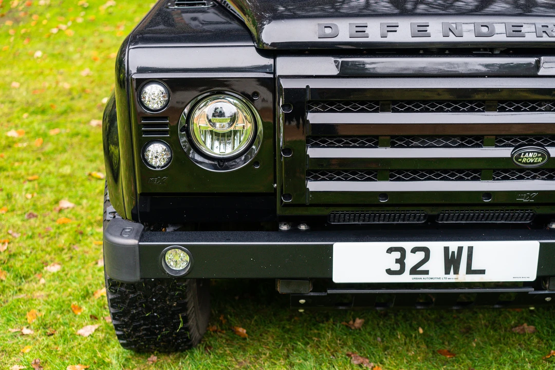 2015 Land Rover Defender 110 - Image 16 of 31