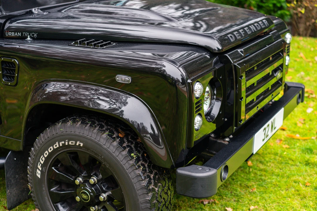 2015 Land Rover Defender 110 - Image 18 of 31