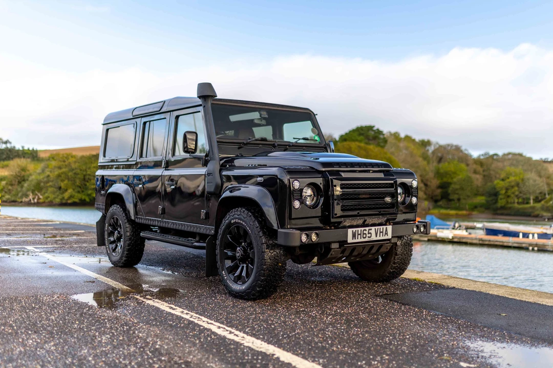 2015 Land Rover Defender 110 - Image 4 of 31