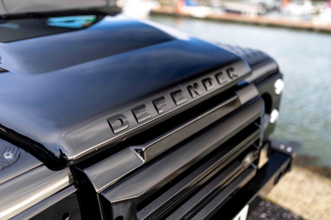 2015 Land Rover Defender 110 - Image 27 of 31