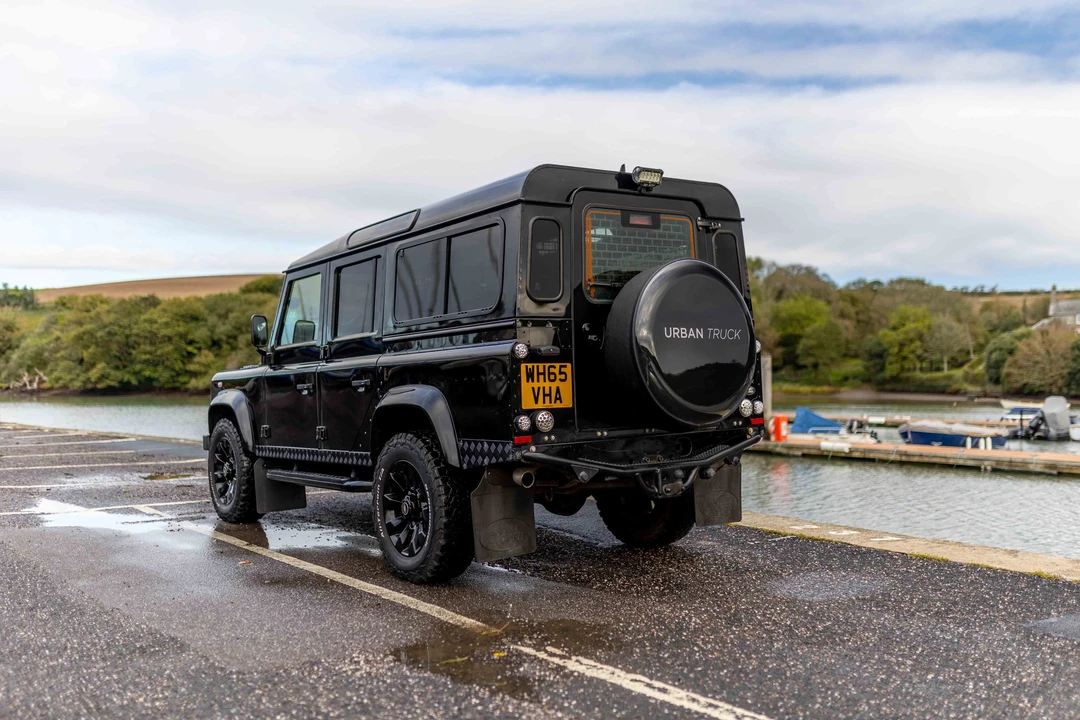 2015 Land Rover Defender 110 - Image 8 of 31