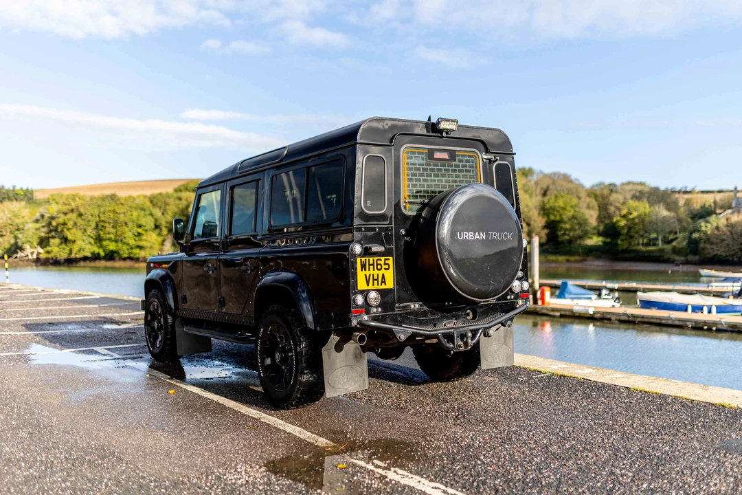 2015 Land Rover Defender 110 - Image 18 of 31