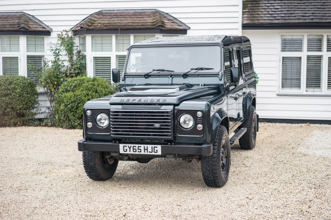 2015 Land Rover Defender 110 - Image 3 of 31