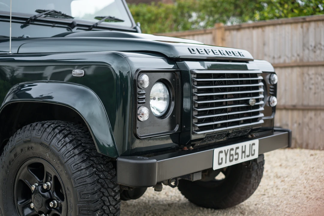 2015 Land Rover Defender 110 - Image 18 of 31