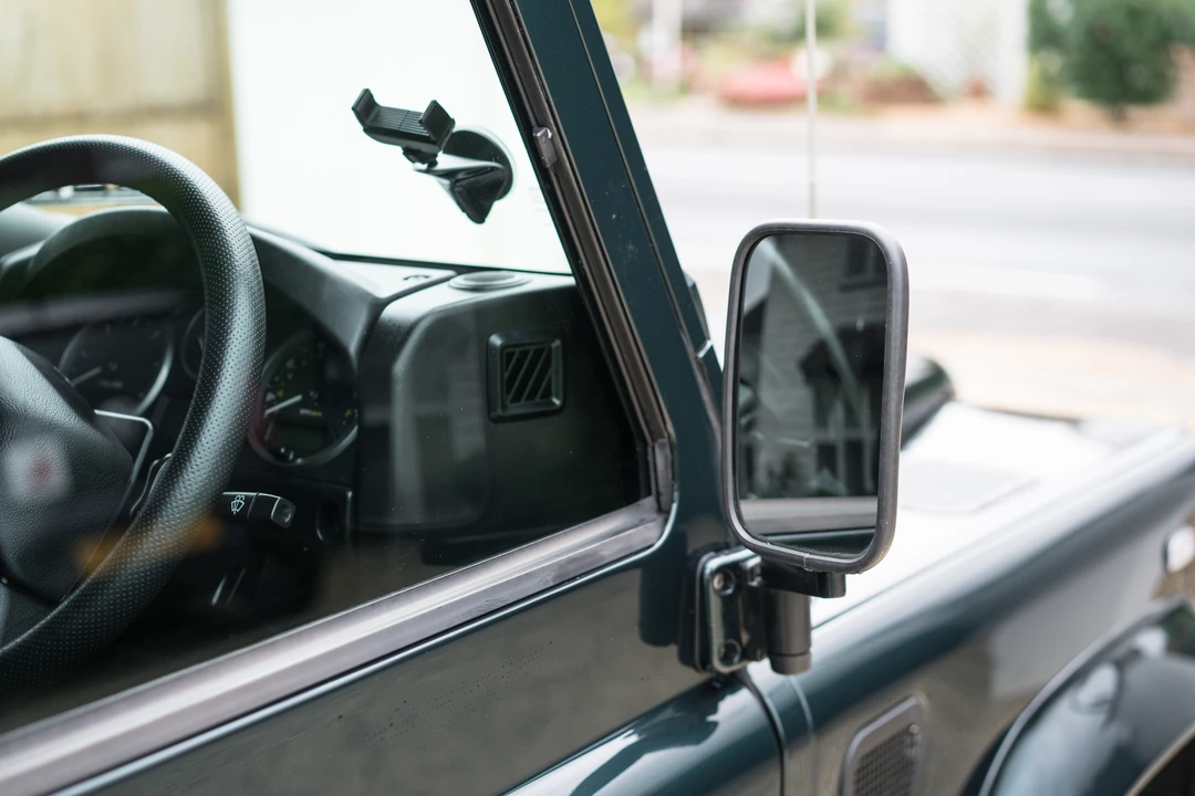 2015 Land Rover Defender 110 - Image 27 of 31