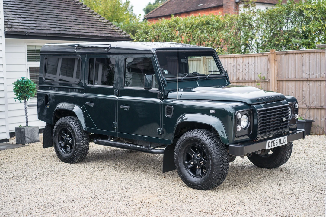 2015 Land Rover Defender 110 - Image 2 of 31