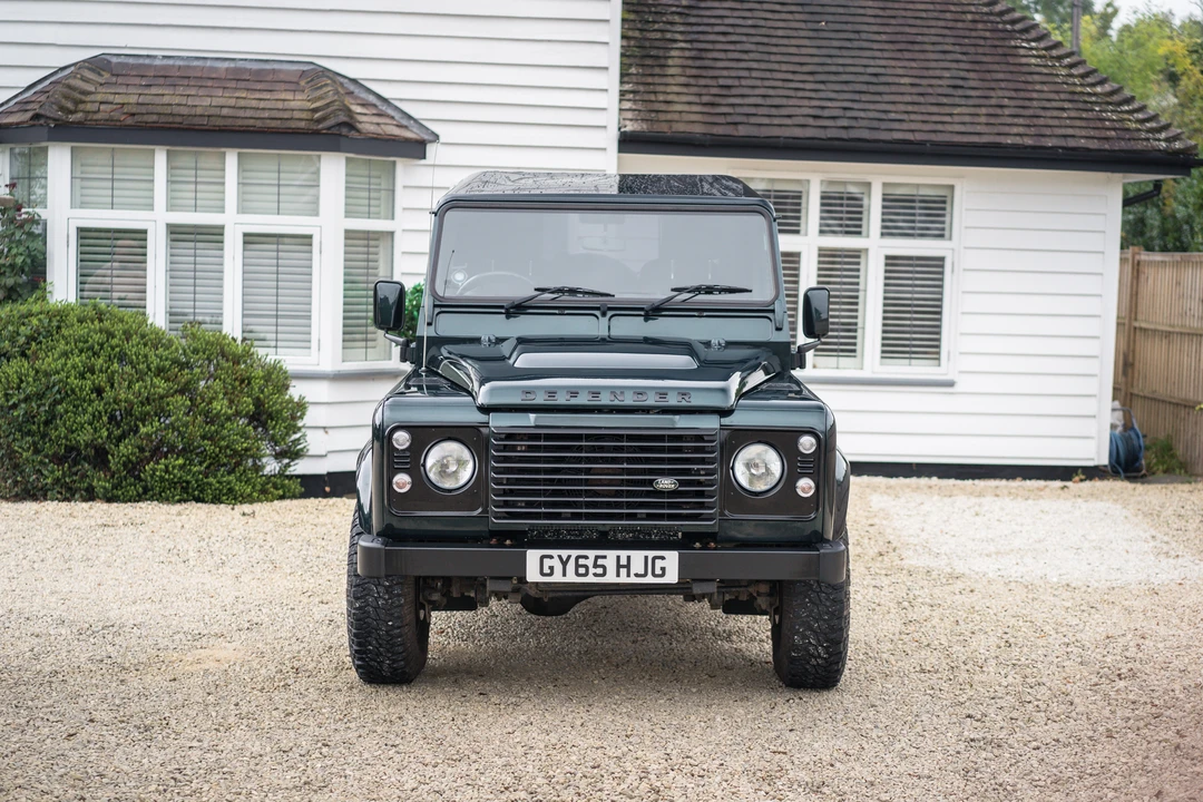 2015 Land Rover Defender 110 - Image 8 of 31