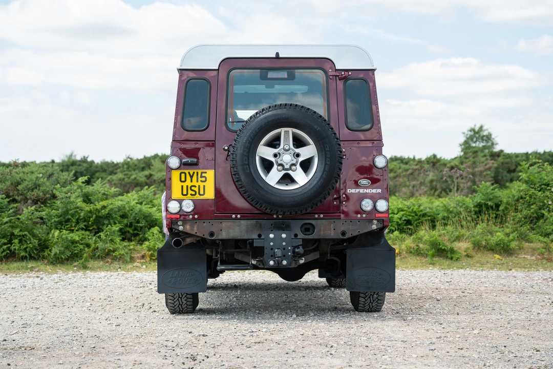 2015 Land Rover Defender 110 - Image 7 of 31