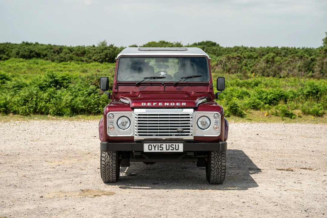 2015 Land Rover Defender 110 - Image 11 of 31