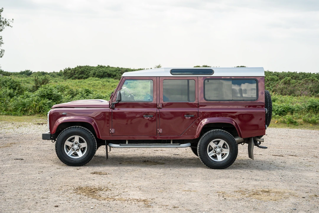 2015 Land Rover Defender 110 - Image 5 of 31