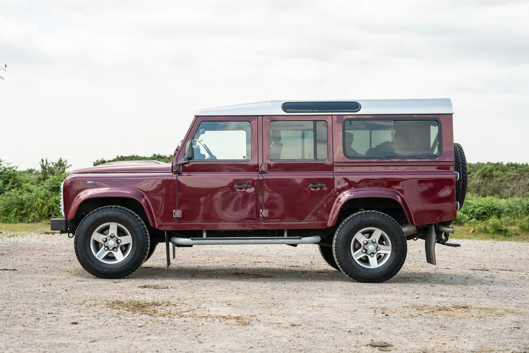 2015 Land Rover Defender 110 - Image 13 of 31