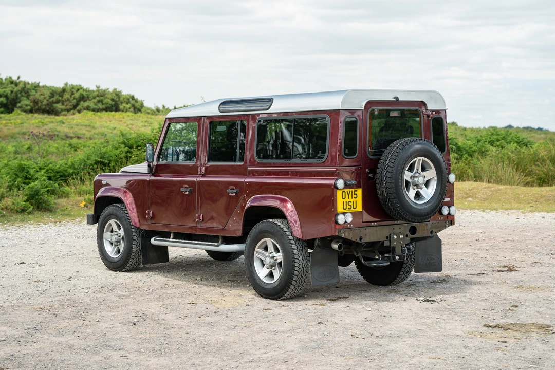 2015 Land Rover Defender 110 - Image 14 of 31