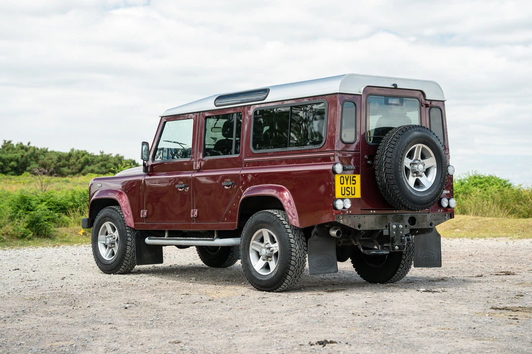 2015 Land Rover Defender 110 - Image 6 of 31