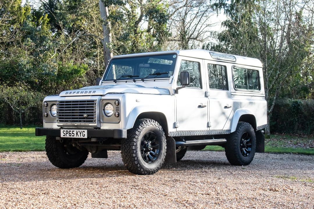 2015 Land Rover Defender 110 - Image 7 of 31