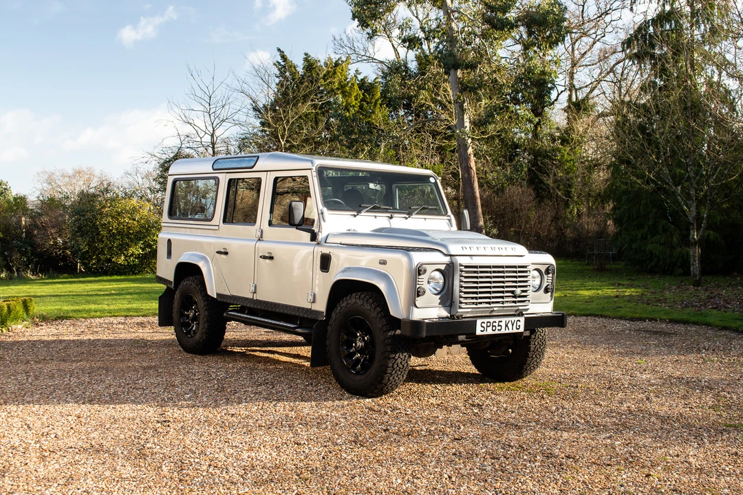 2015 Land Rover Defender 110 - Image 18 of 31