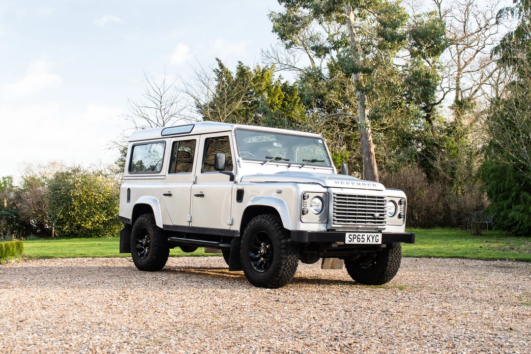 2015 Land Rover Defender 110 - Image 20 of 31