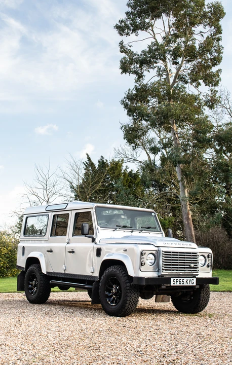 2015 Land Rover Defender 110 - Image 21 of 31