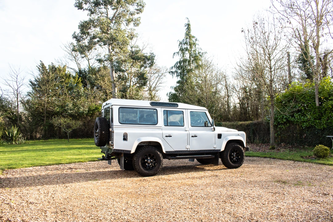 2015 Land Rover Defender 110 - Image 27 of 31