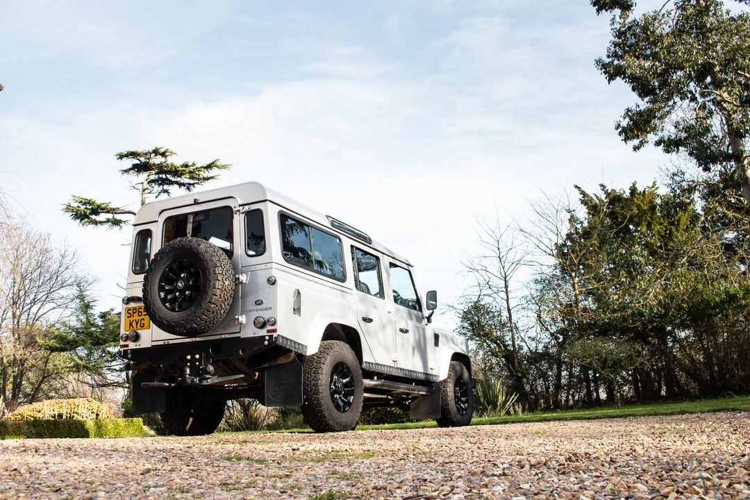 2015 Land Rover Defender 110 - Image 28 of 31