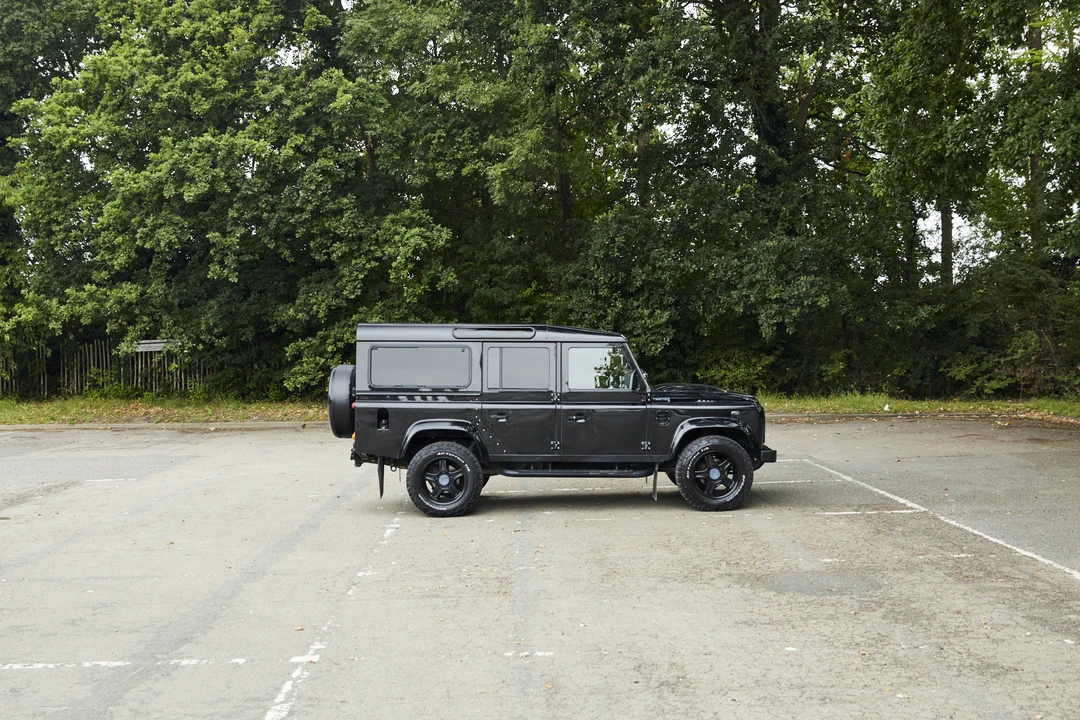 2015 Land Rover Defender 110 - Image 17 of 31