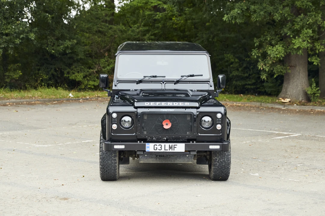 2015 Land Rover Defender 110 - Image 3 of 31