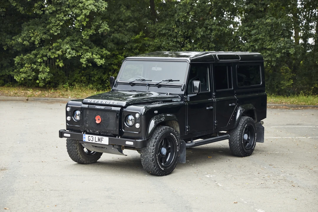 2015 Land Rover Defender 110 - Image 4 of 31