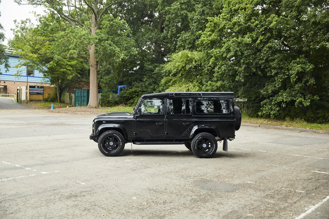 2015 Land Rover Defender 110 - Image 13 of 31