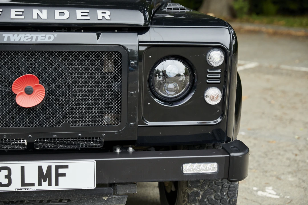 2015 Land Rover Defender 110 - Image 21 of 31
