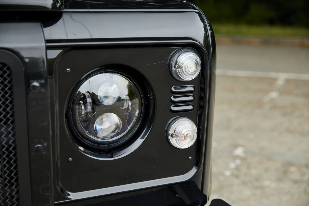 2015 Land Rover Defender 110 - Image 26 of 31