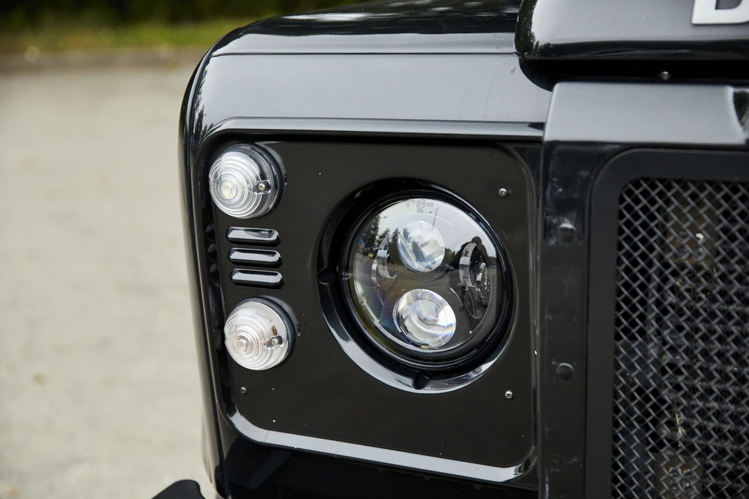 2015 Land Rover Defender 110 - Image 27 of 31