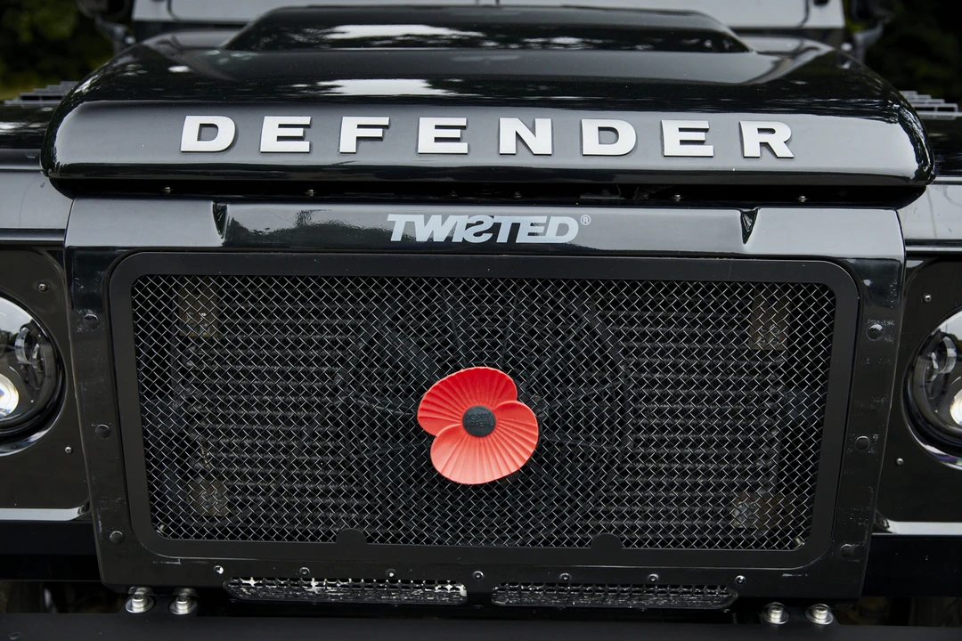 2015 Land Rover Defender 110 - Image 28 of 31