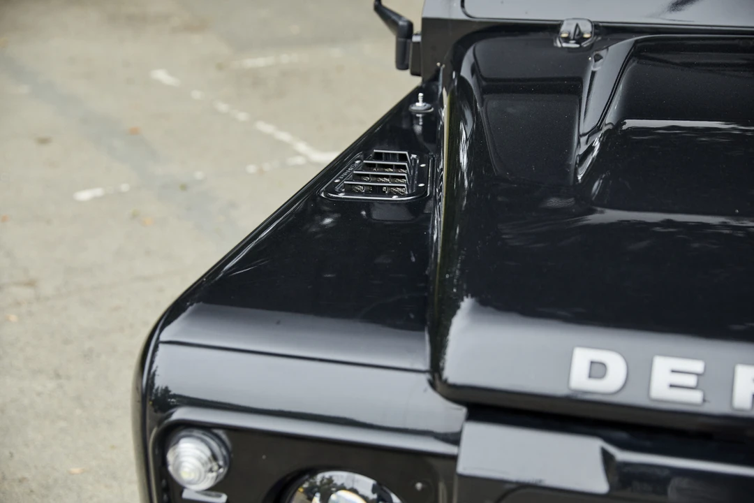 2015 Land Rover Defender 110 - Image 30 of 31