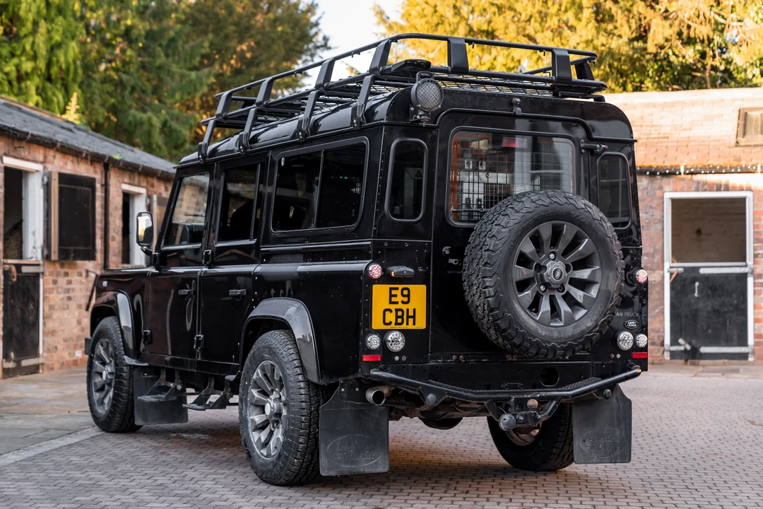 2015 Land Rover Defender 110 - Image 28 of 31
