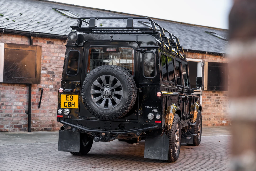 2015 Land Rover Defender 110 - Image 29 of 31