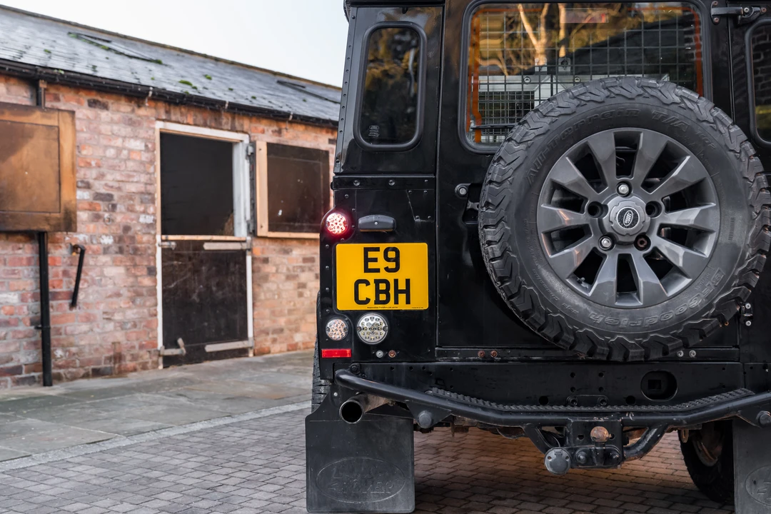 2015 Land Rover Defender 110 - Image 30 of 31