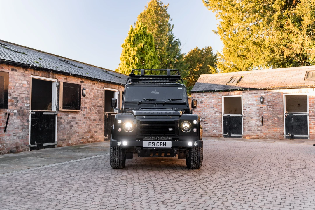 2015 Land Rover Defender 110 - Image 3 of 31