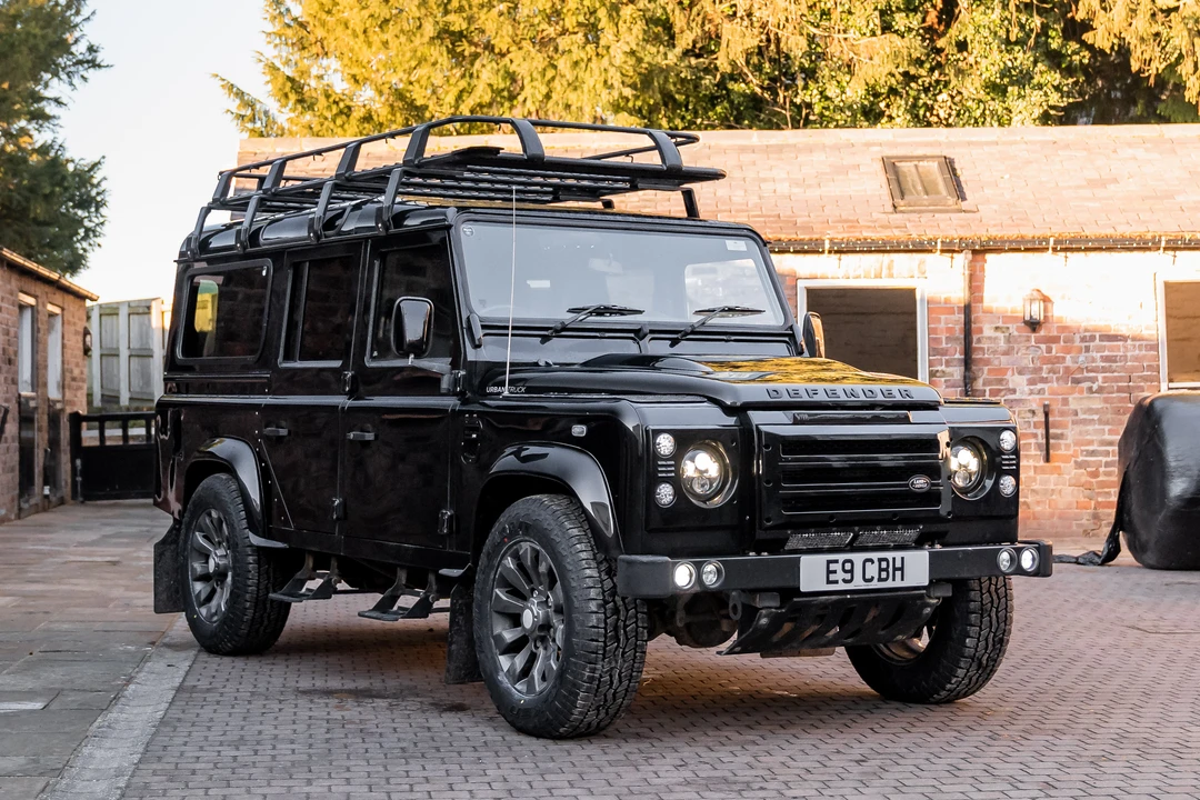 2015 Land Rover Defender 110 - Image 2 of 31