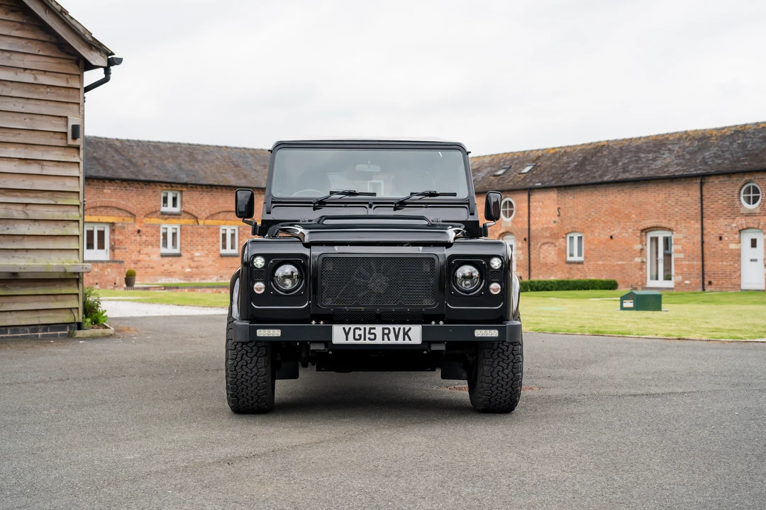 2015 Land Rover Defender 110 - Image 3 of 31