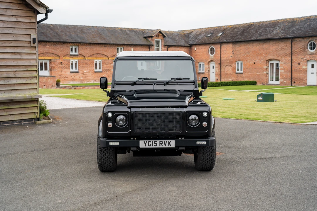2015 Land Rover Defender 110 - Image 11 of 31