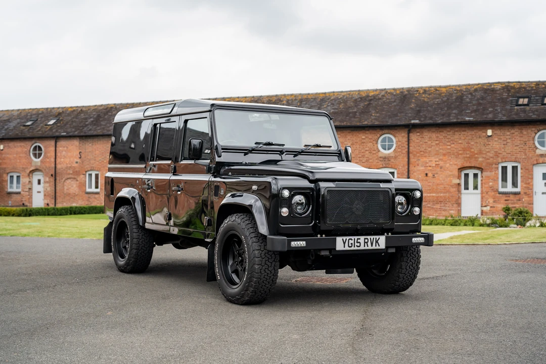 2015 Land Rover Defender 110 - Image 13 of 31