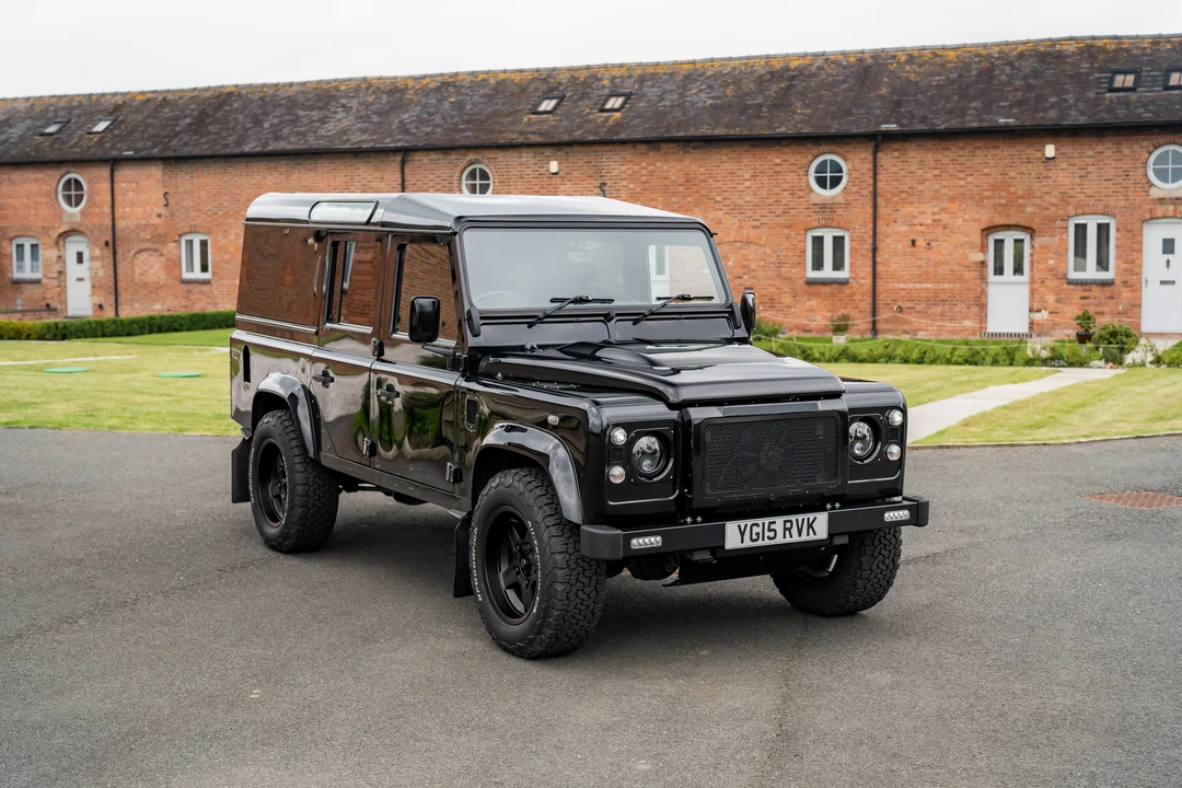 2015 Land Rover Defender 110 - Image 10 of 31