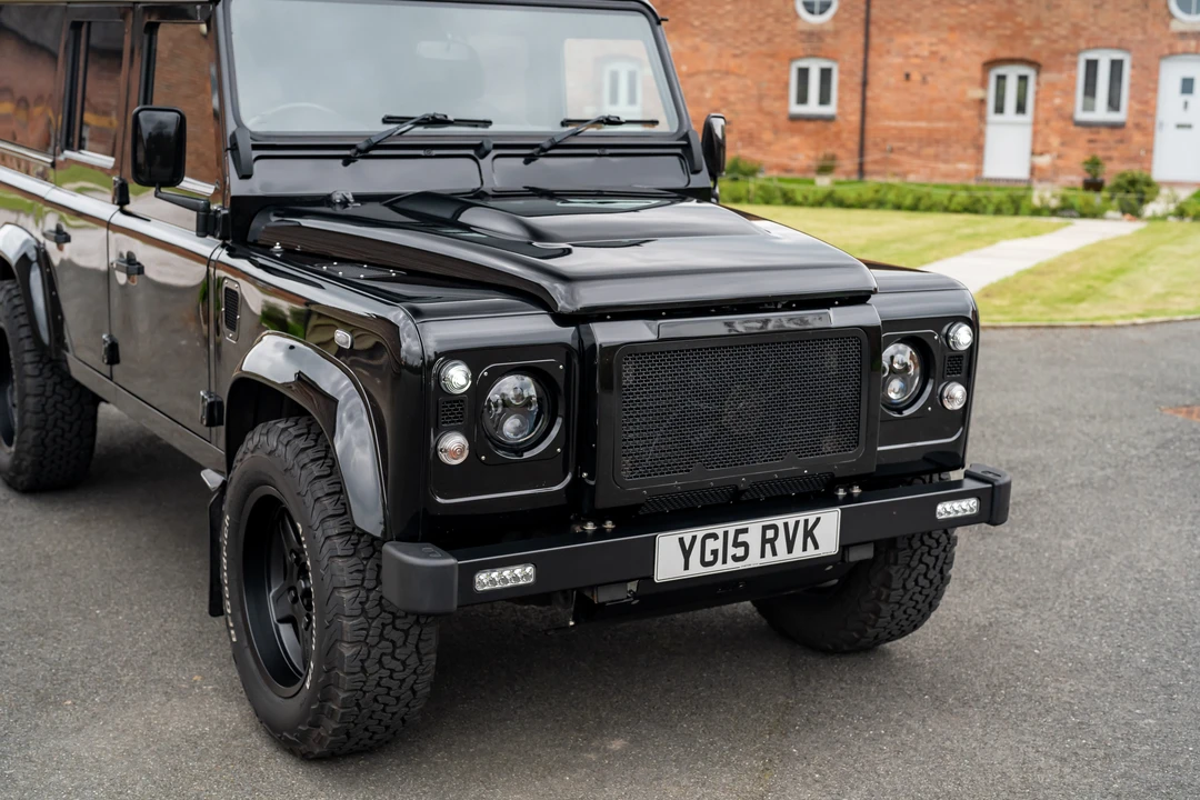 2015 Land Rover Defender 110 - Image 19 of 31