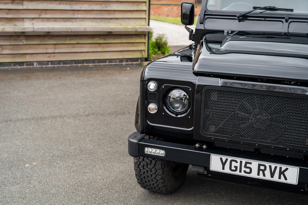 2015 Land Rover Defender 110 - Image 25 of 31