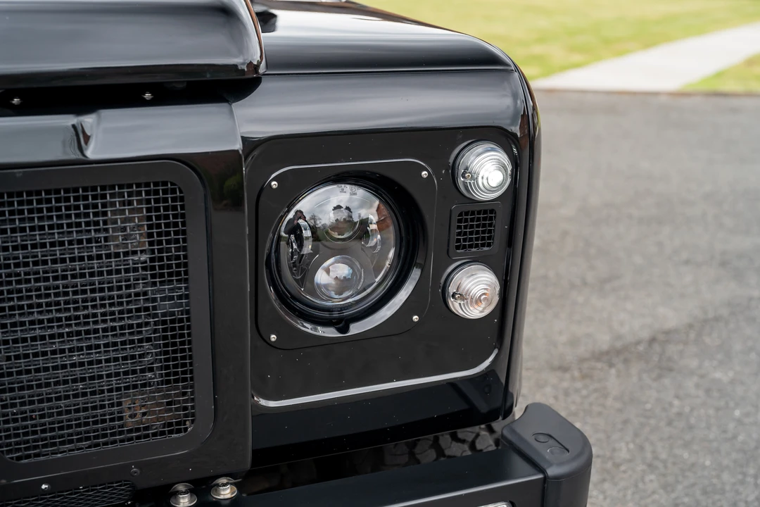 2015 Land Rover Defender 110 - Image 28 of 31