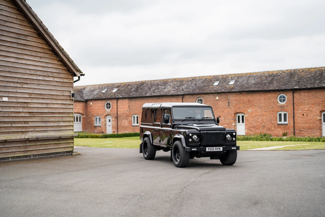 2015 Land Rover Defender 110 - Image 17 of 31