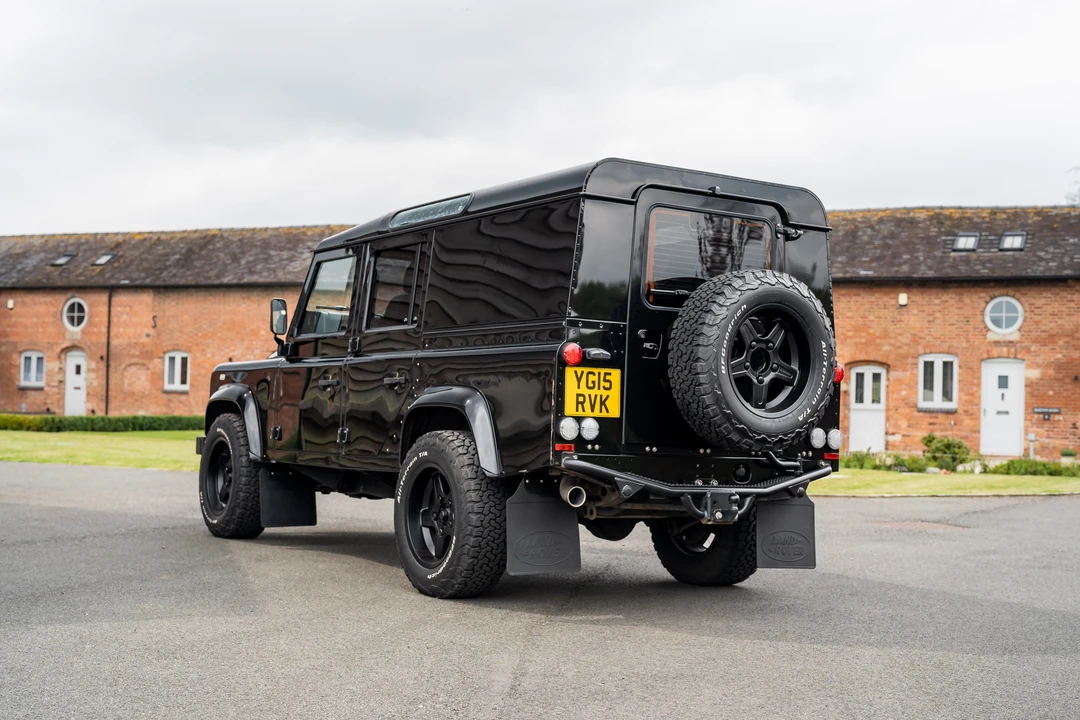2015 Land Rover Defender 110 - Image 6 of 31