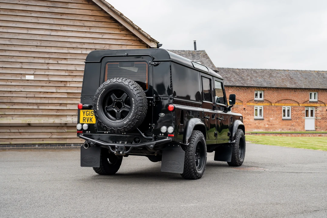 2015 Land Rover Defender 110 - Image 8 of 31