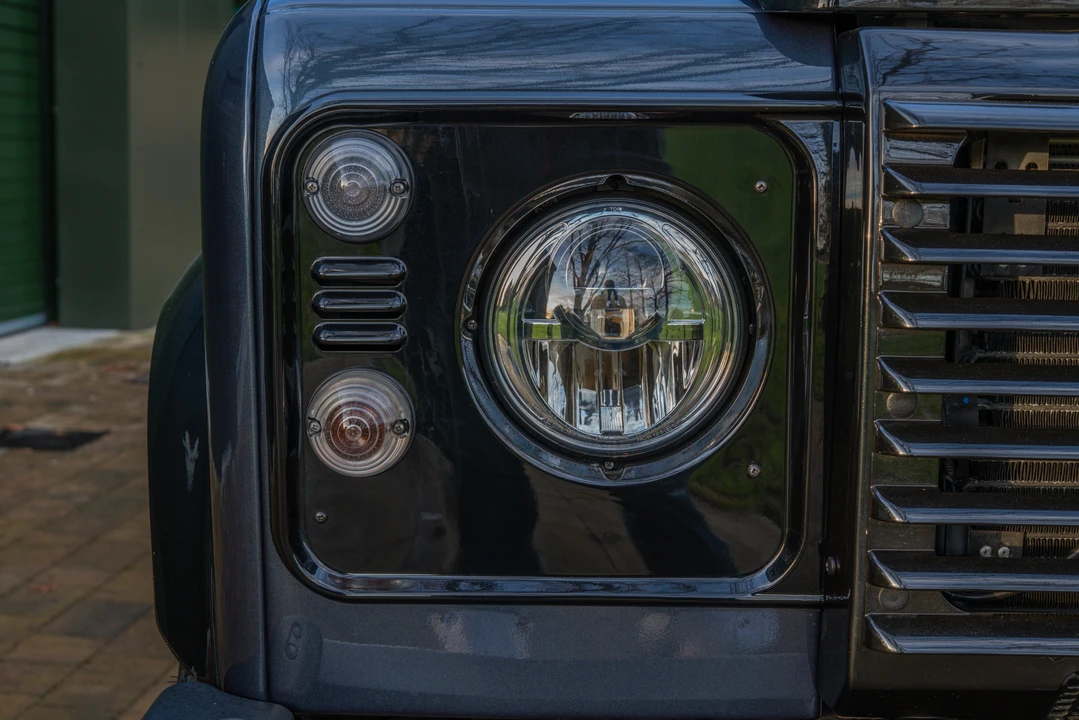 2015 Land Rover Defender 90 - Image 22 of 31